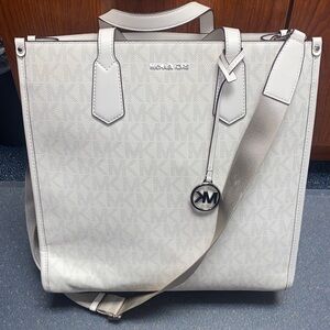 Michael Kors Light Cream Tote